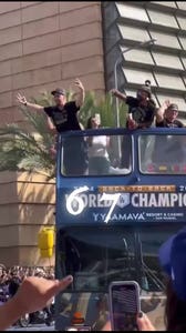 Blake Snell really hit the 67 during the parade! 😂