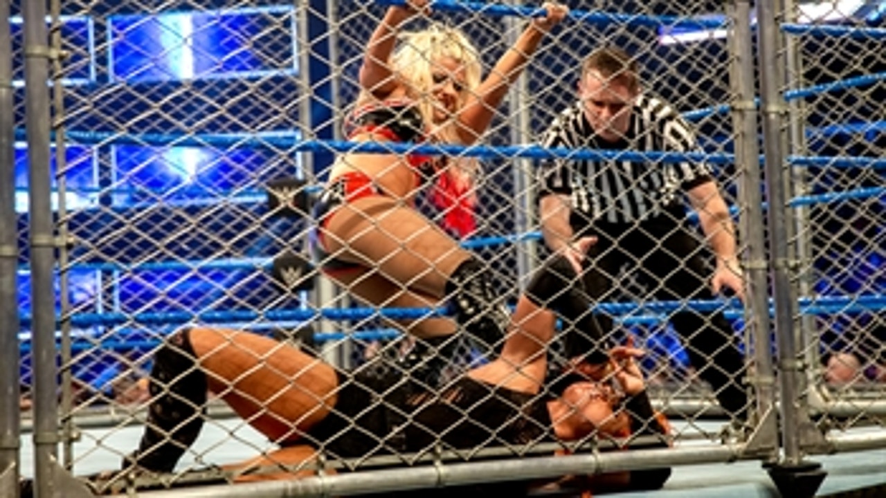 Alexa Bliss vs. Becky Lynch - SmackDown Women's Title Steel Cage