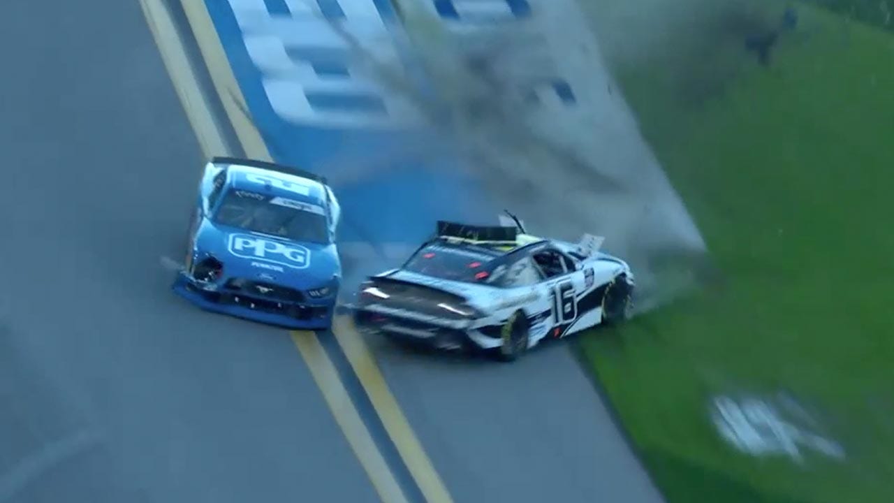 AJ Allmendinger and Austin Cindric make contact to win Stage 1