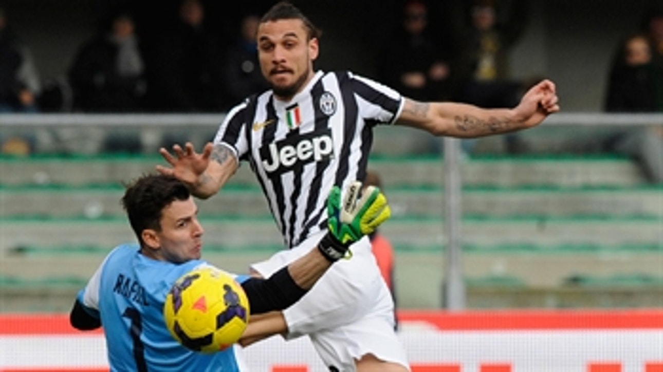 Osvaldo gives Juventus 1-0 advantage
