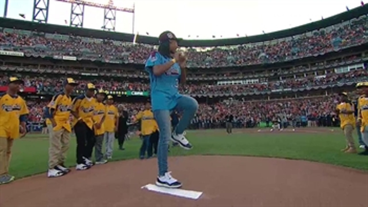 Mo'ne Davis Throws First Pitch at LA Dodgers Game