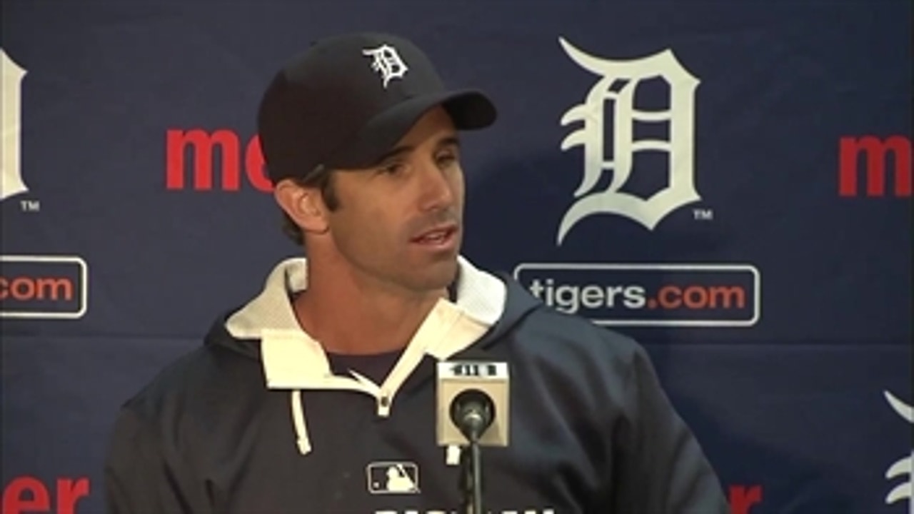 Ausmus victorious in managerial debut with Tigers