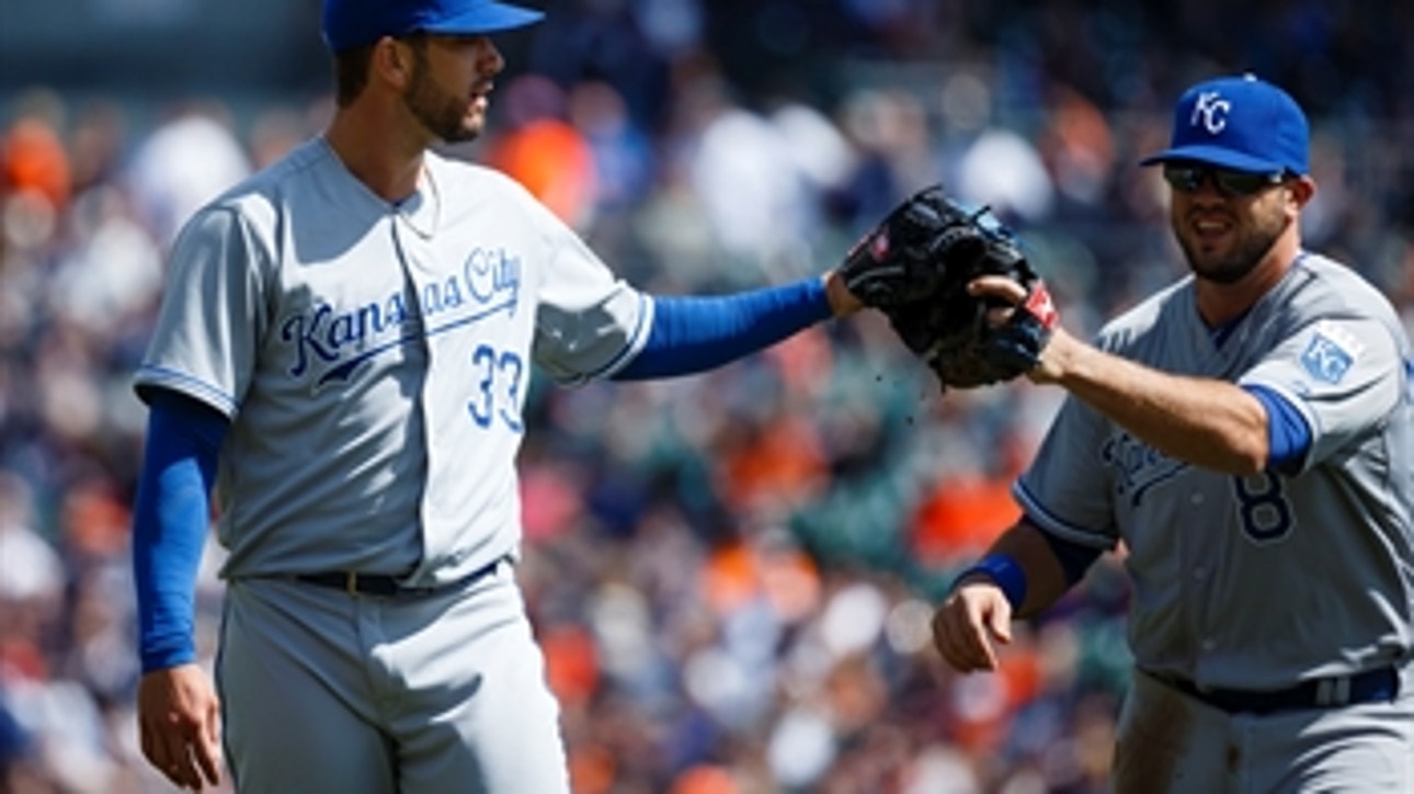 Royals give up late run, fall to Tigers