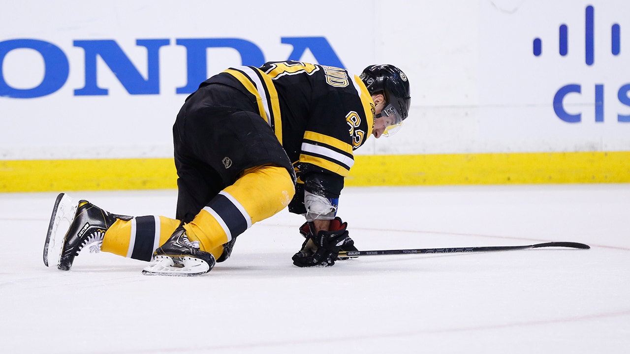 Bruins fall in Game 2