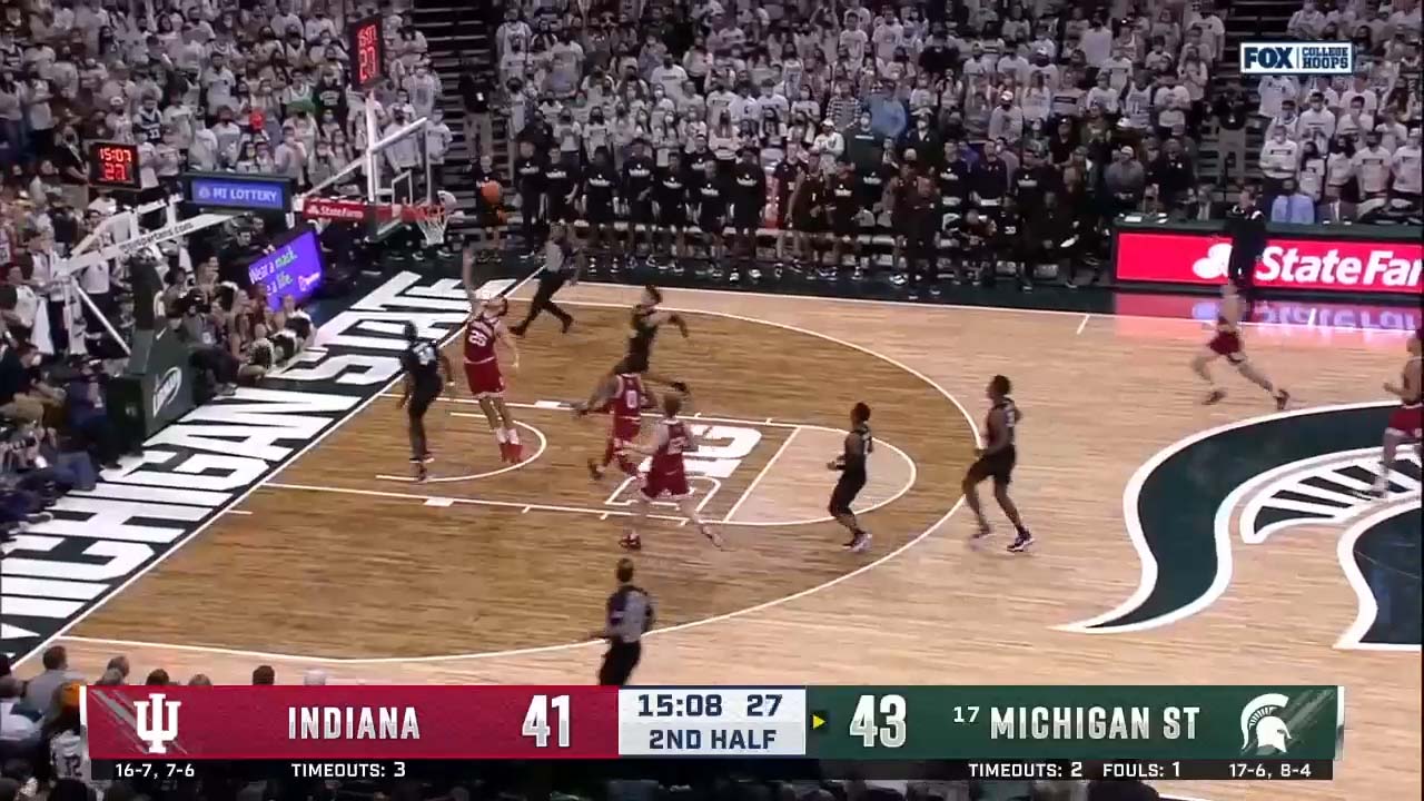 Michigan State's Malik Hall throws down the monster jam off an alley-oop from Gabe Brown