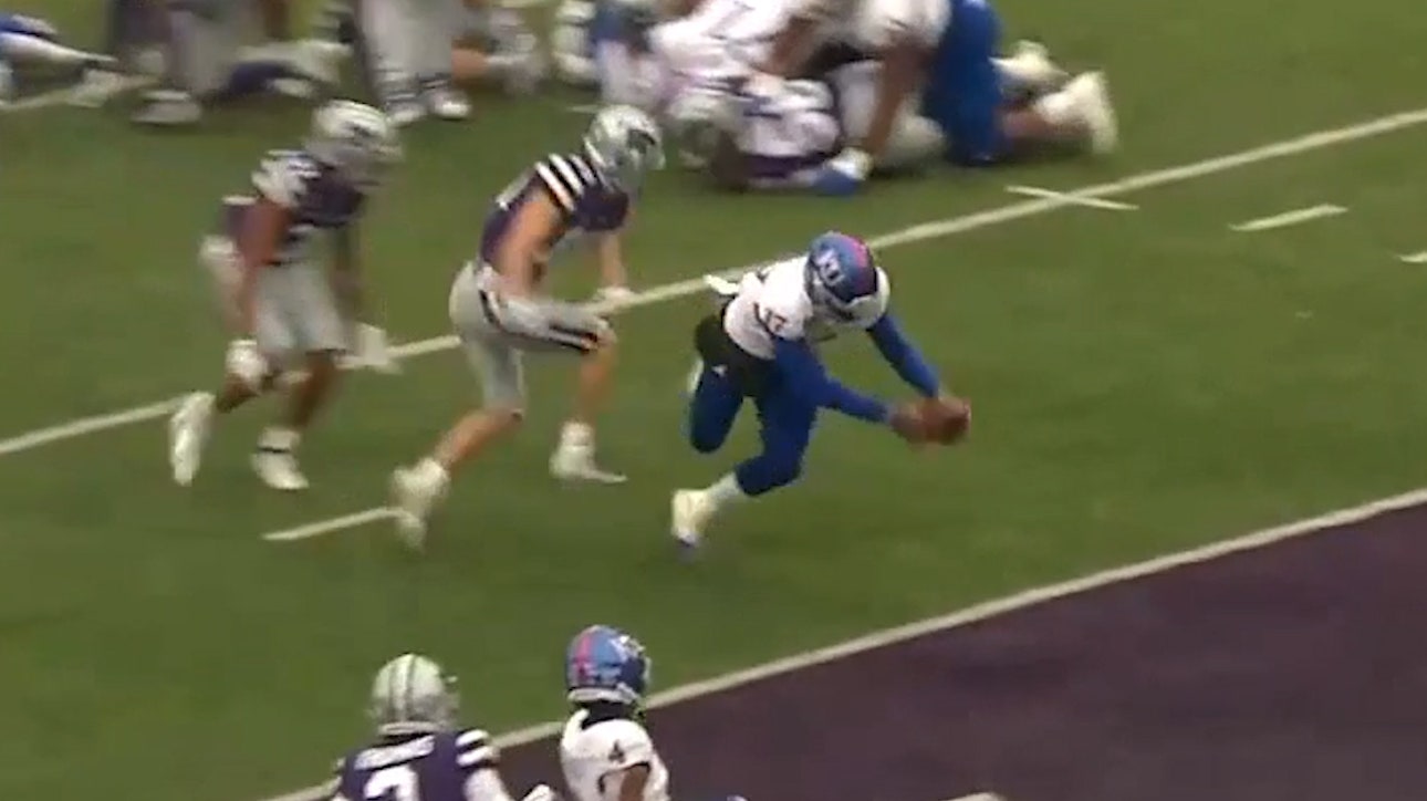 Kansas QB Jalon Daniels gives Jayhakws life with a 8-yard rushing touchdown, trails K-State 20-7