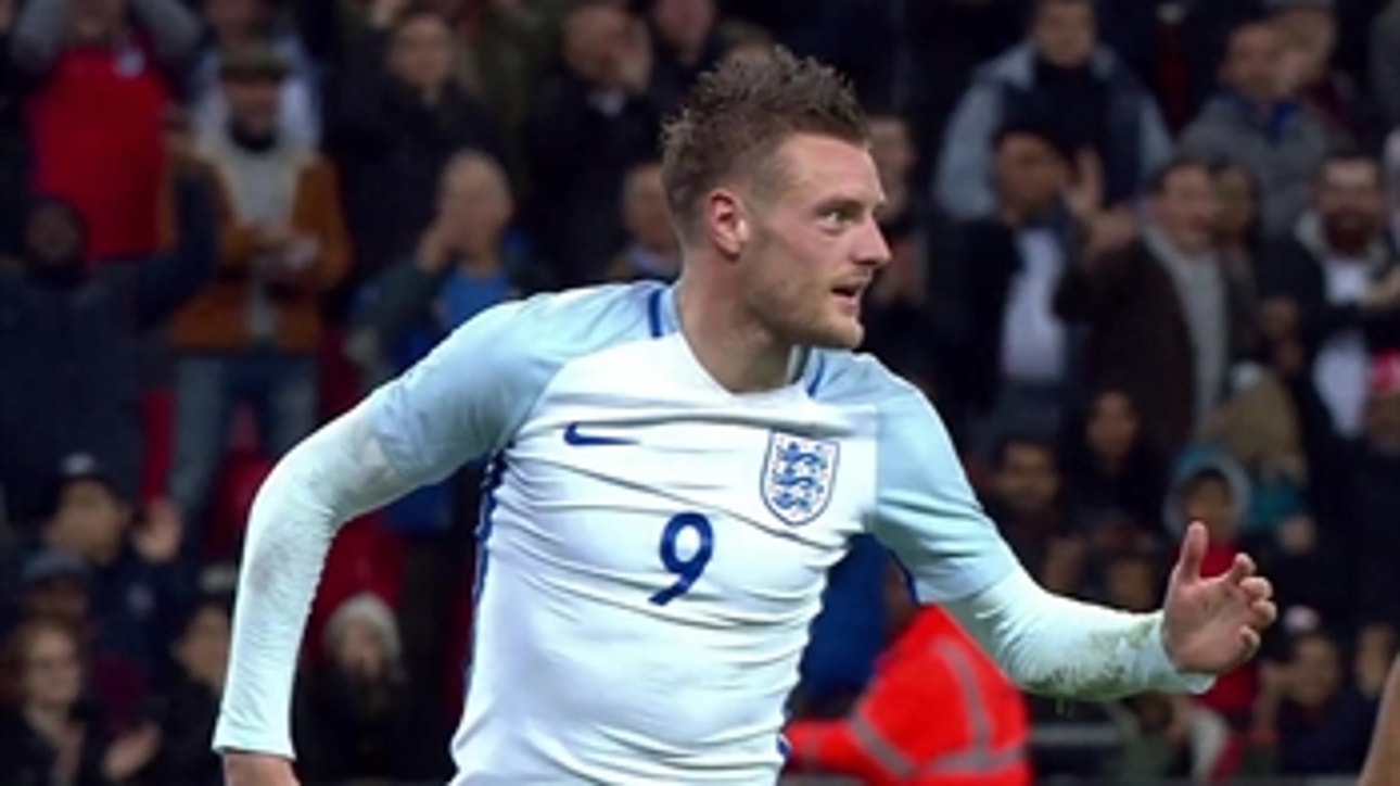 Jamie Vardy pulls off the Mannequin Challenge