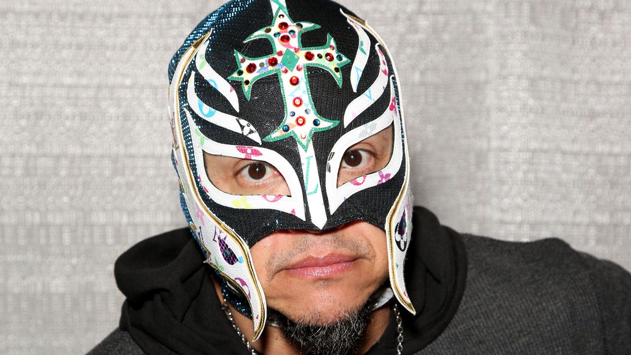 Rey Mysterio joins WWE Backstage to celebrate Cinco de Mayo