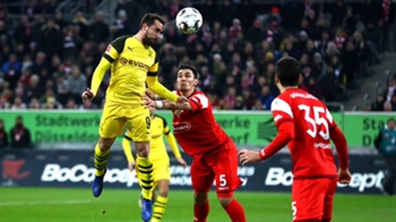 Paco Alcacer pulls one back for Borussia Dortmund ' 2018-19 Bundesliga Highlights