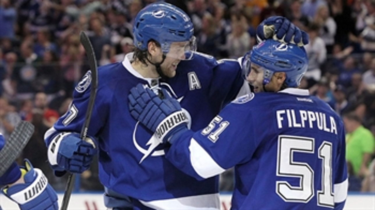 Lightning rally from 2-goal deficit to edge Maple Leafs