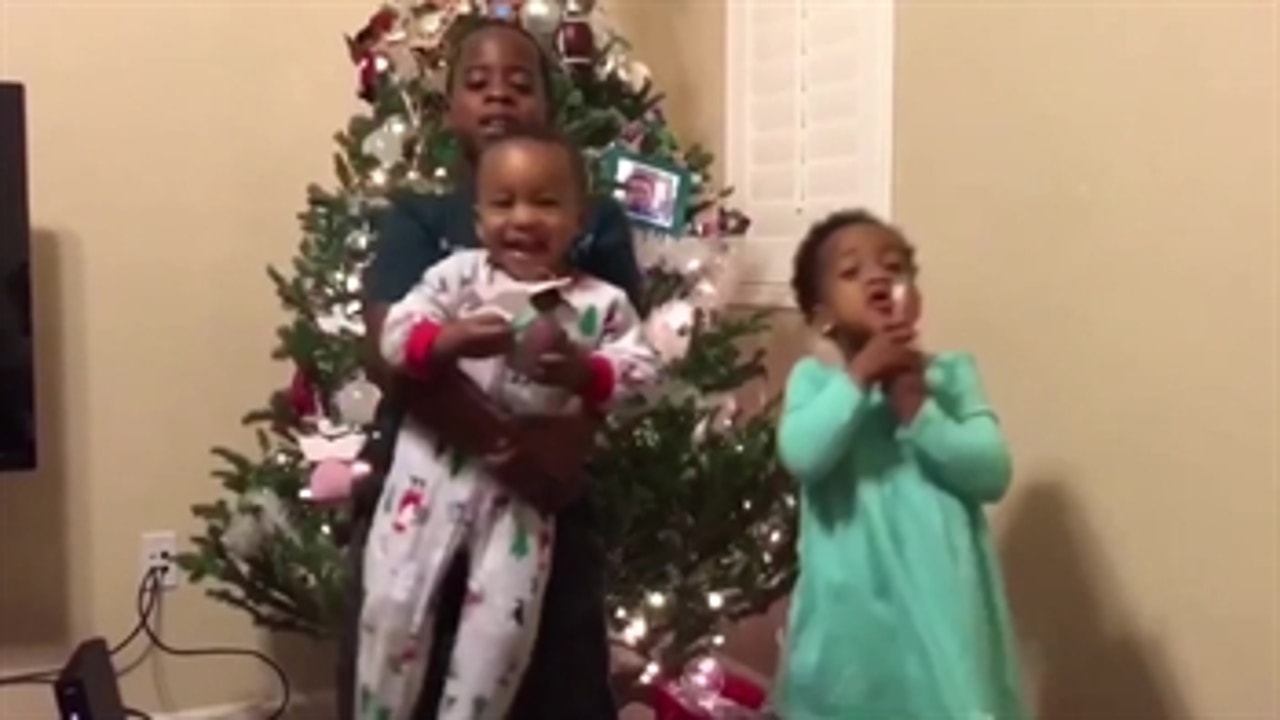 Vernon Davis has adorable kids to celebrate the holidays with -'PROcast' #Travelers