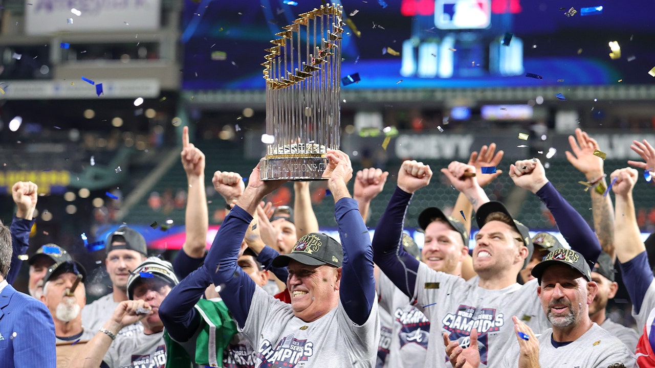 Brian Snitker leads Atlanta Braves' locker room celebration after World  Series win