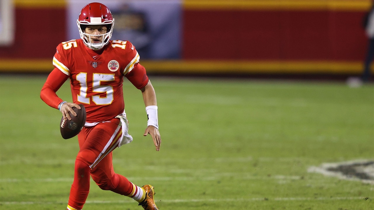 Cousin Sal is betting Mahomes makes a statement against Tua in Week 14 | FOX BET LIVE