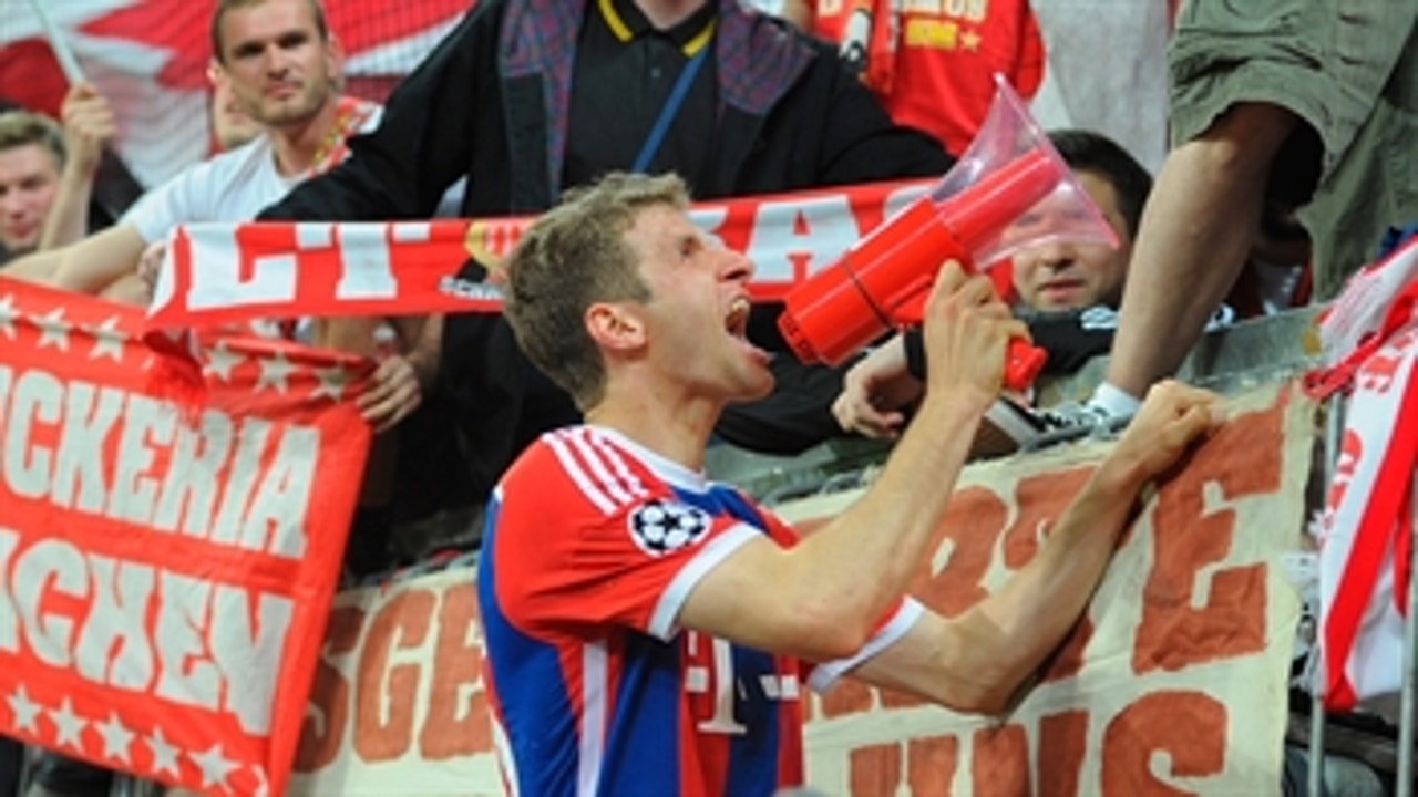 Muller leads Bayern Munich victory chant