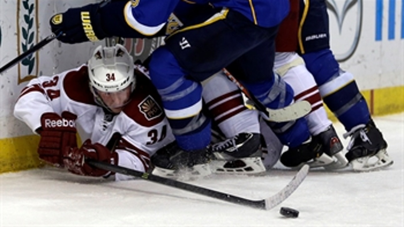 Coyotes can't pass Halak, Blues