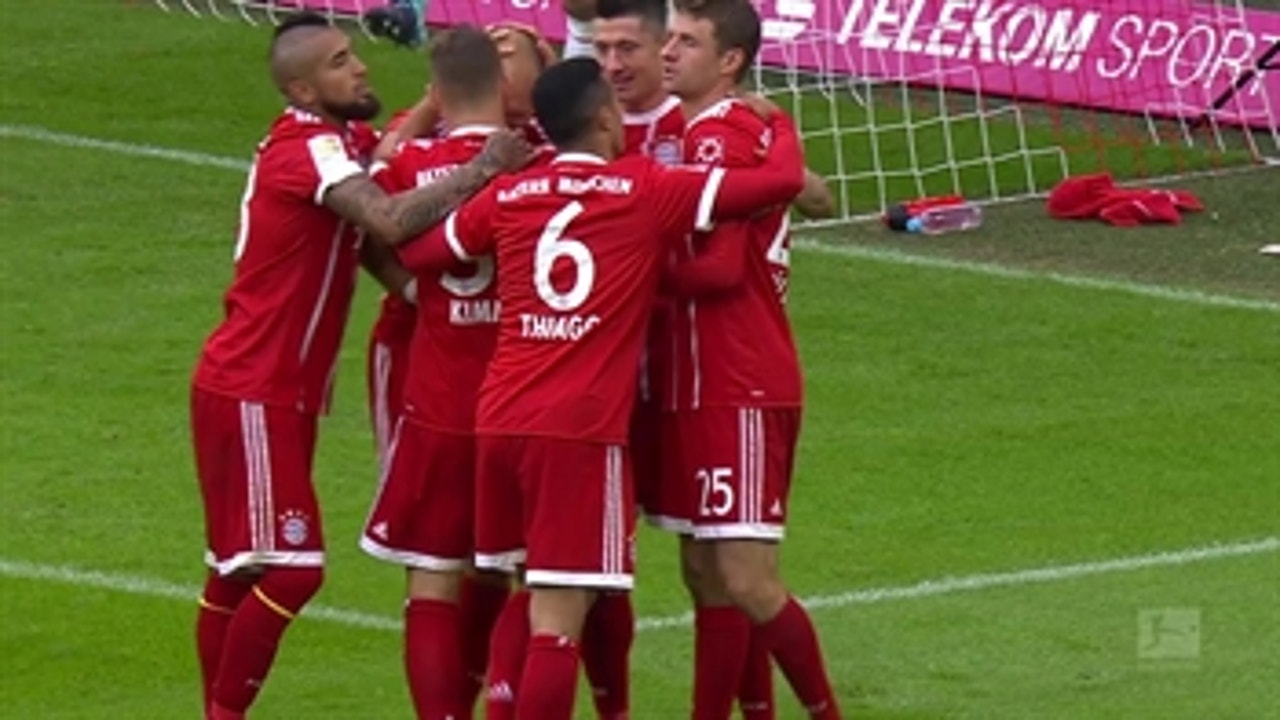 Robert Lewandowski  stretches the lead for Bayern Munich | 2017-18 Bundesliga Highlights