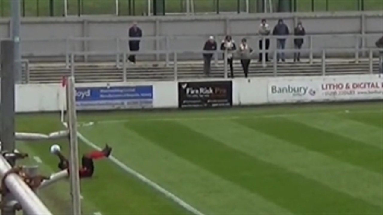 Check out this bizarre throw-in attempt