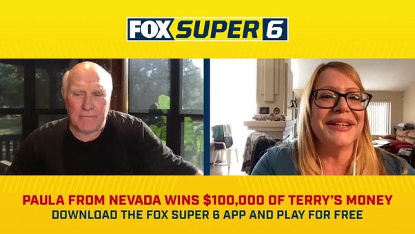 Terry Bradshaw congratulates Super 6 winner Paula Hotchkiss