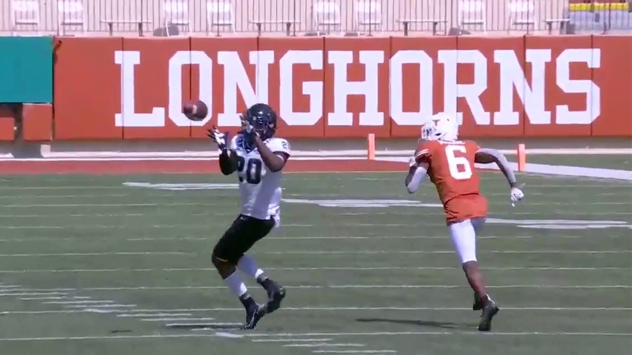 La'Kendrick Van Zandt's interception leads to TCU extending lead over Texas before halftime