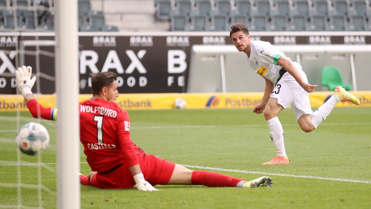 Jonas Hofmann records early goal, Mönchengladbach takes 1-0 lead on Wolfsburg