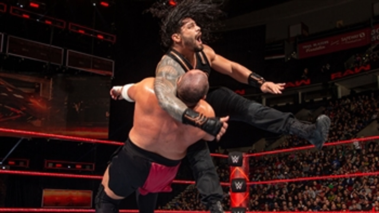 Roman Reigns vs. Samoa Joe: Raw, Feb. 6, 2017 (Full Match)