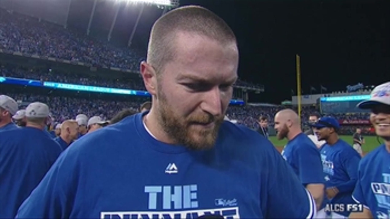Wade Davis withstands 45 minute delay, pitches Royals to World Series
