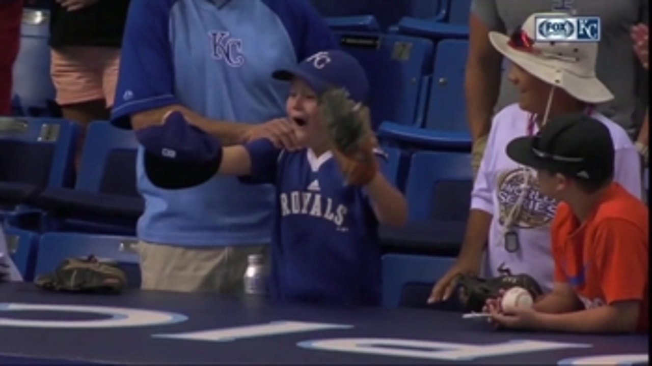 Kid goes crazy after catching Danny Duffy's hat