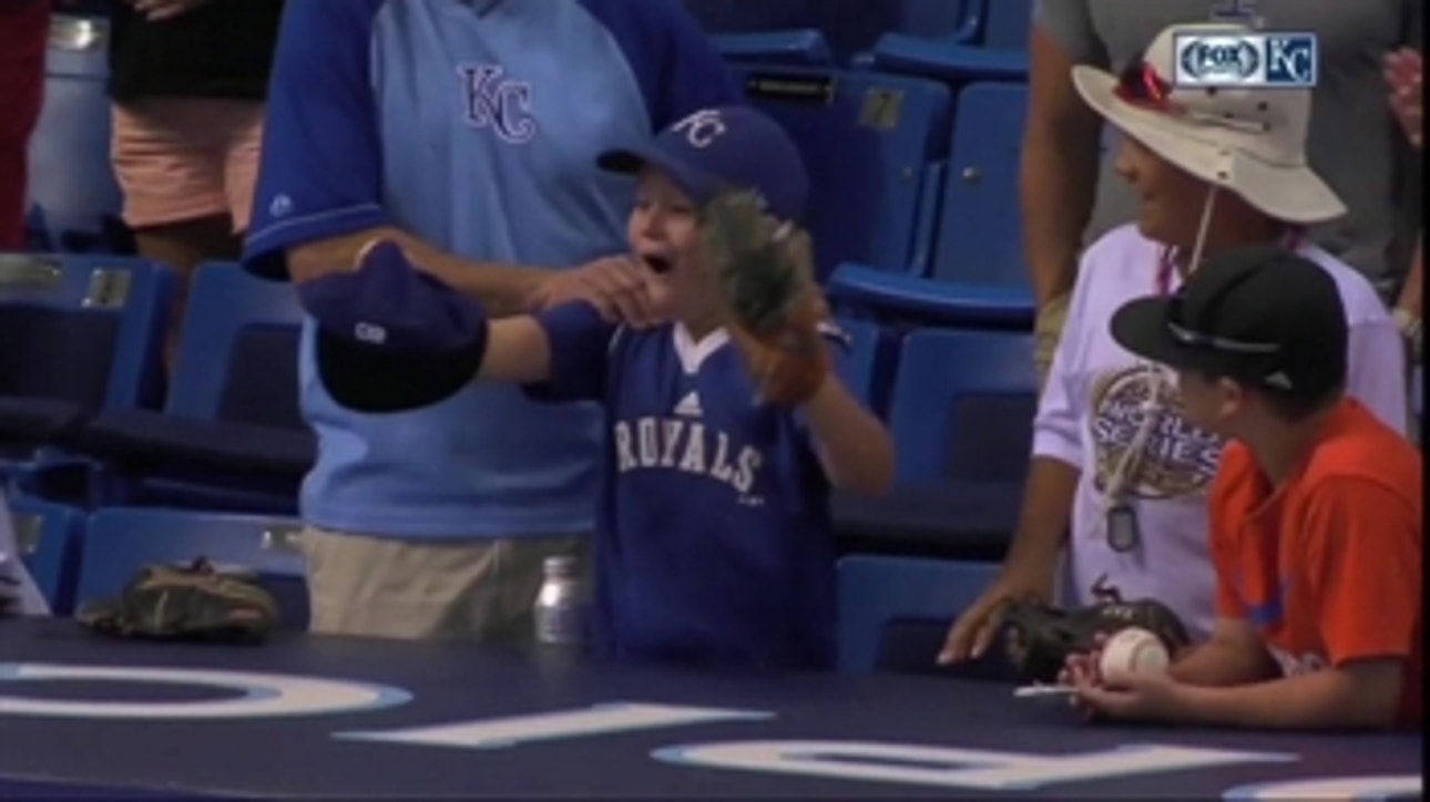 Kid goes crazy after catching Danny Duffy's hat