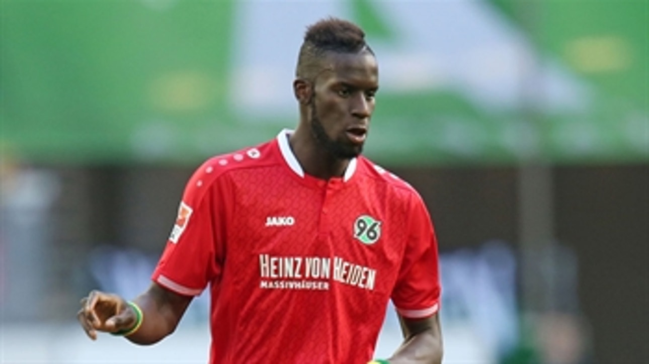 Salif Sane scores header for Hannover against Werder Bremen - 2015-16 Bundesliga Highlights