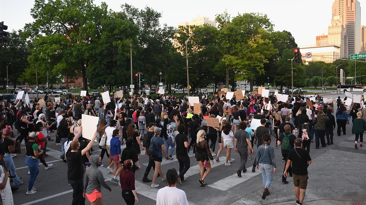 Reggie Bush and Urban Meyer address CFB players, coaches participating in protests