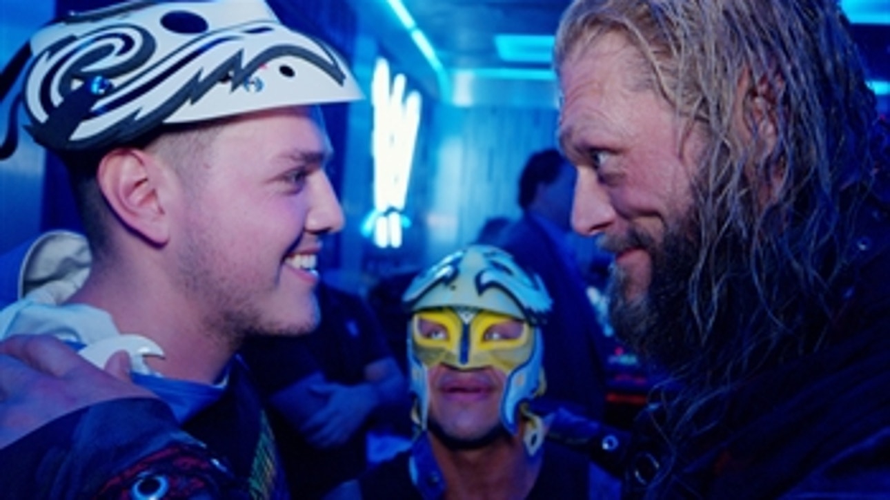 Edge & Rey Mysterio prepare Dominik for his first match in front of a live audience