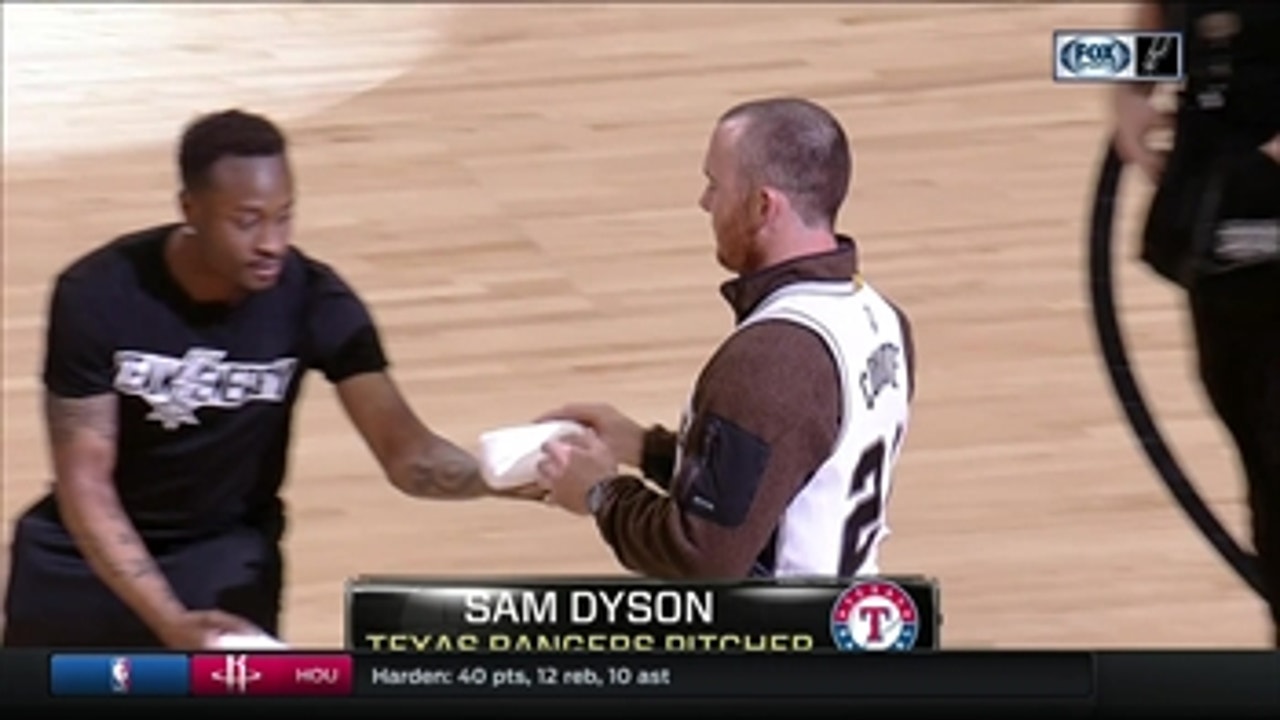 Spurs Live: Sam Dyson t-shirts toss