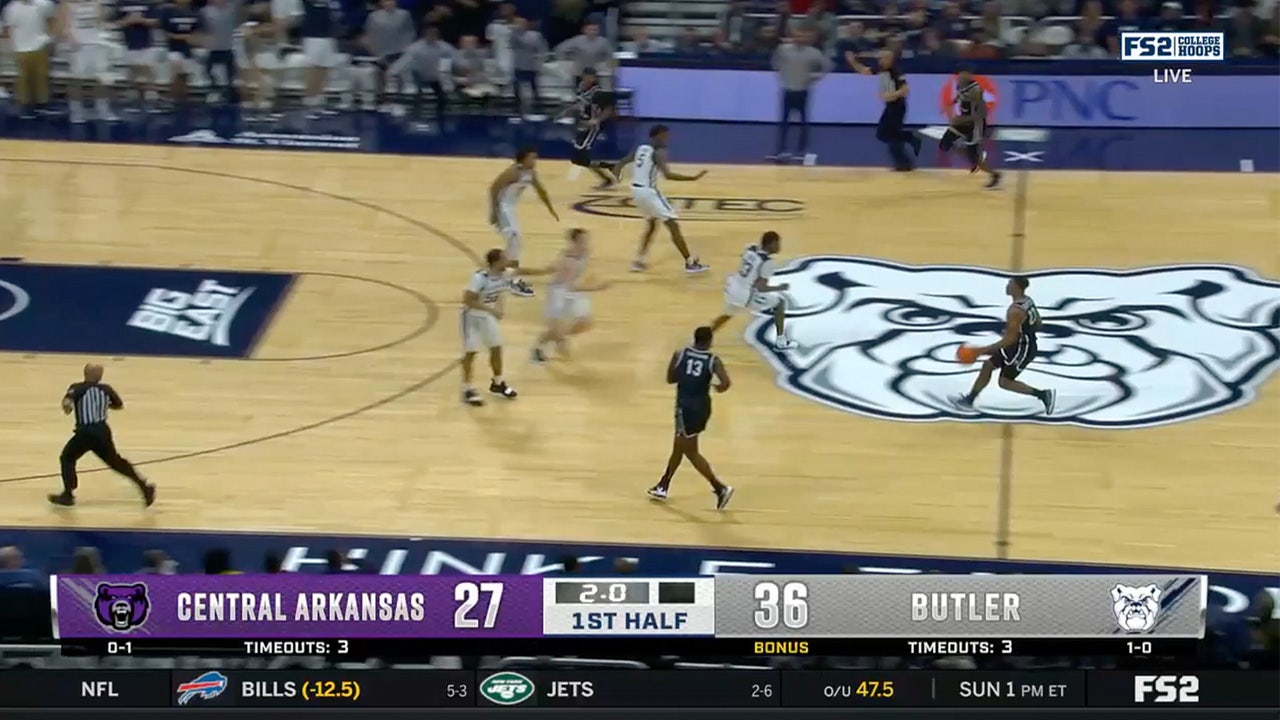 Camren Hunter's crazy first half buzzer-beater helps Central Arkansas stay competitive against Butler, 38-30