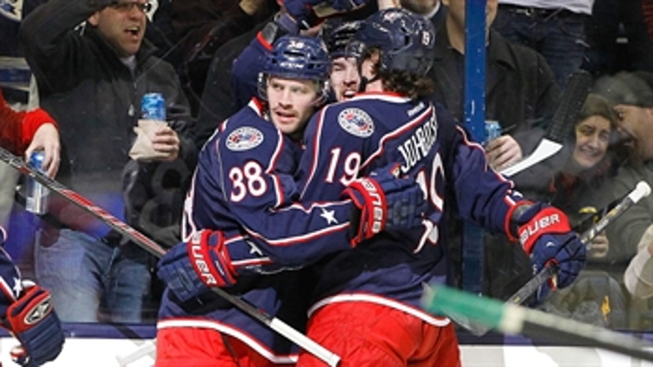 Blue Jackets pull away in 3rd to top Stars