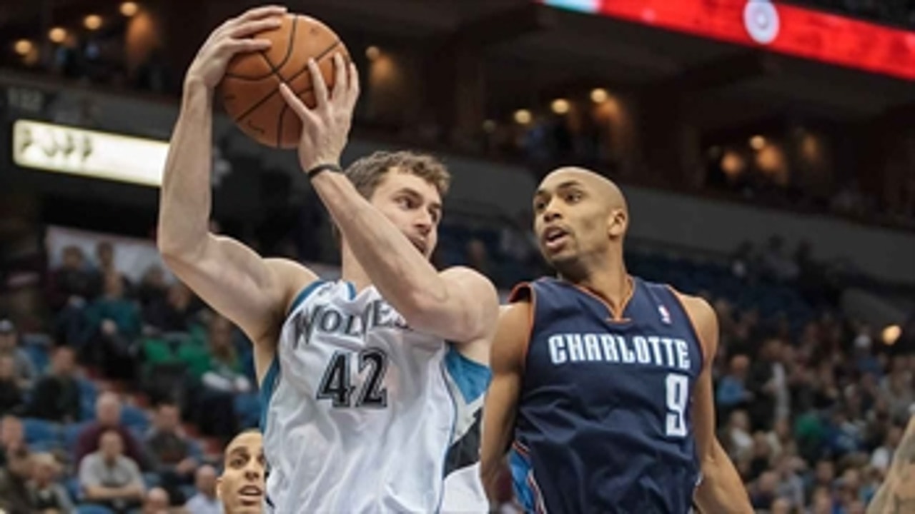 Love gets double-double as Wolves dominate Bobcats