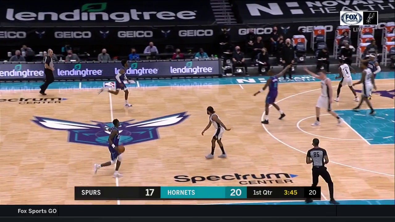 HIGHLIGHTS: Vassell to Mills for full-court pass and bucket
