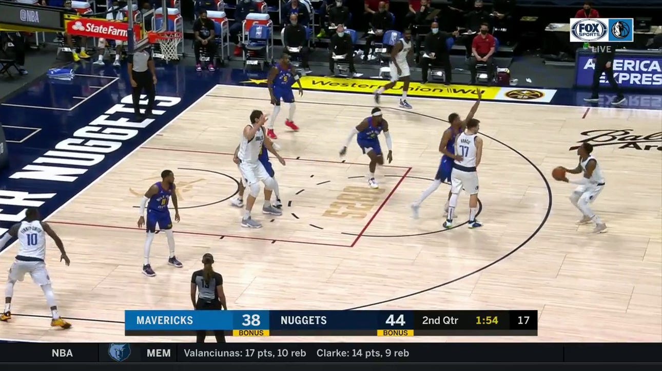 HIGHLIGHTS: Dorian Finney-Smith Finishes on One-Handed Putback Slam