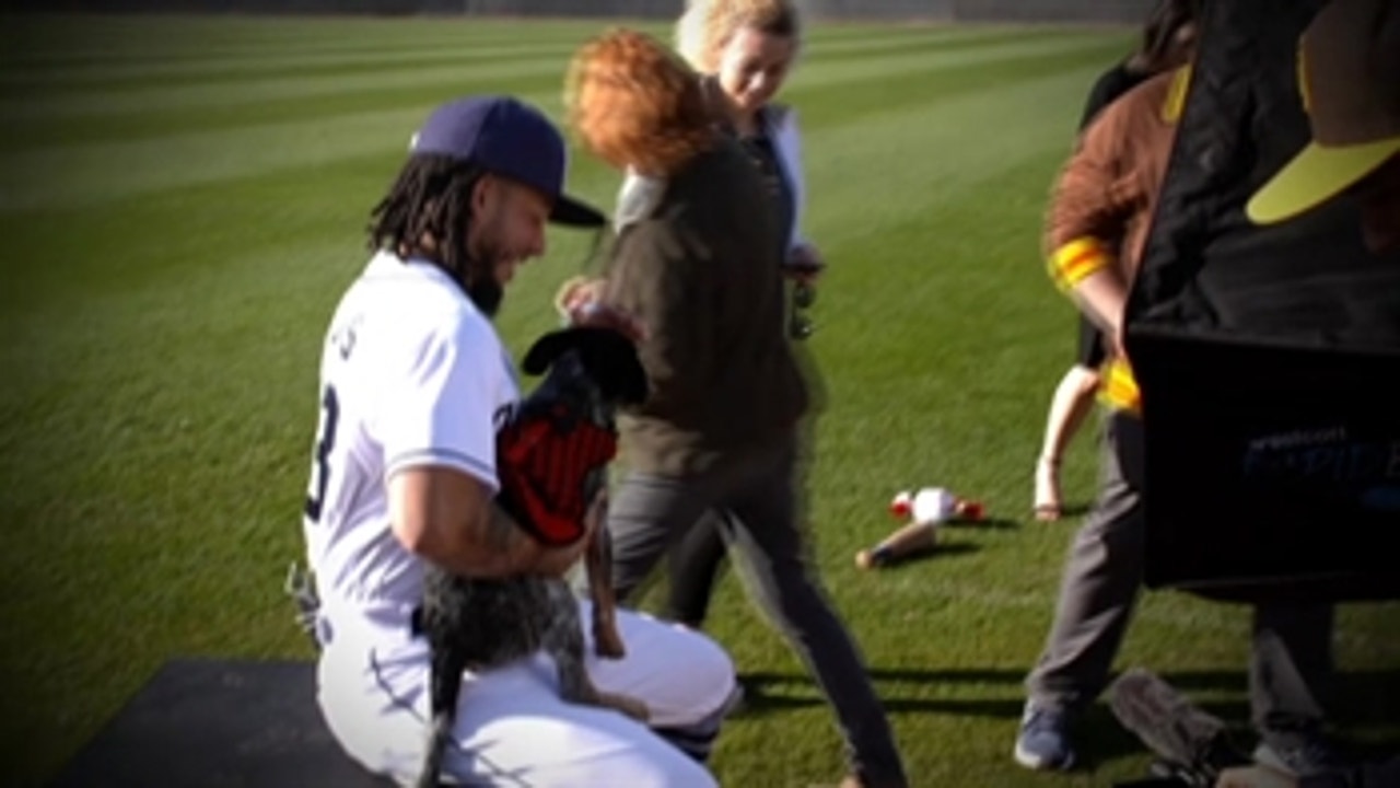 Behind-the-Scenes with Freddy Galvis on Padres Picture Day