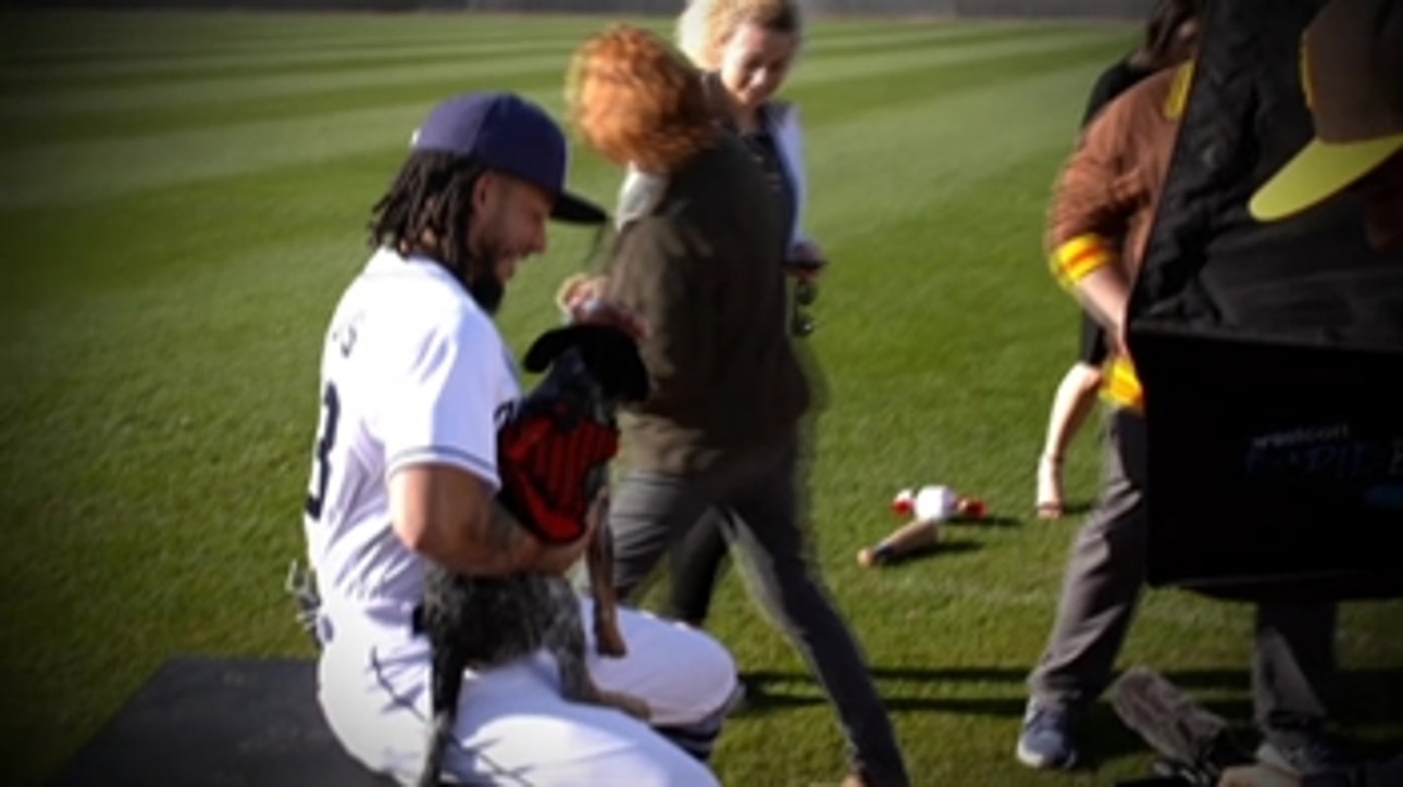 Behind-the-Scenes with Freddy Galvis on Padres Picture Day