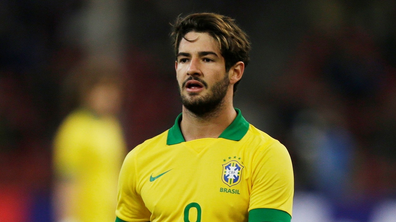 Alexandre Pato arrives in England, calls Chelsea his 'new home'