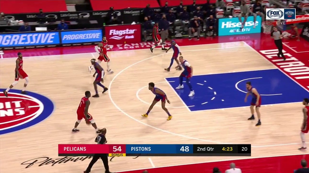 HIGHLIGHTS: Lonzo Ball Passes Inside to Zion Williamson for the Easy Lay In