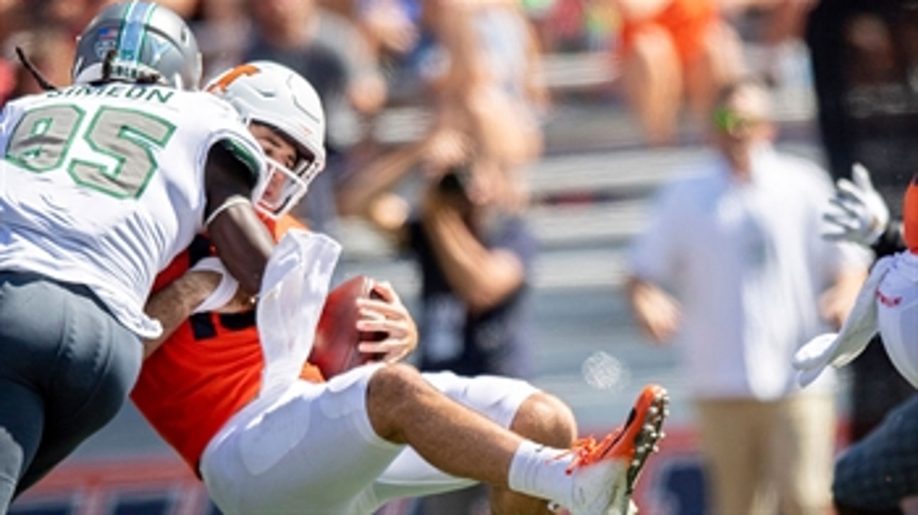 Watch Illinois QB Brandon Peters get crushed in the backfield against Eastern Michigan