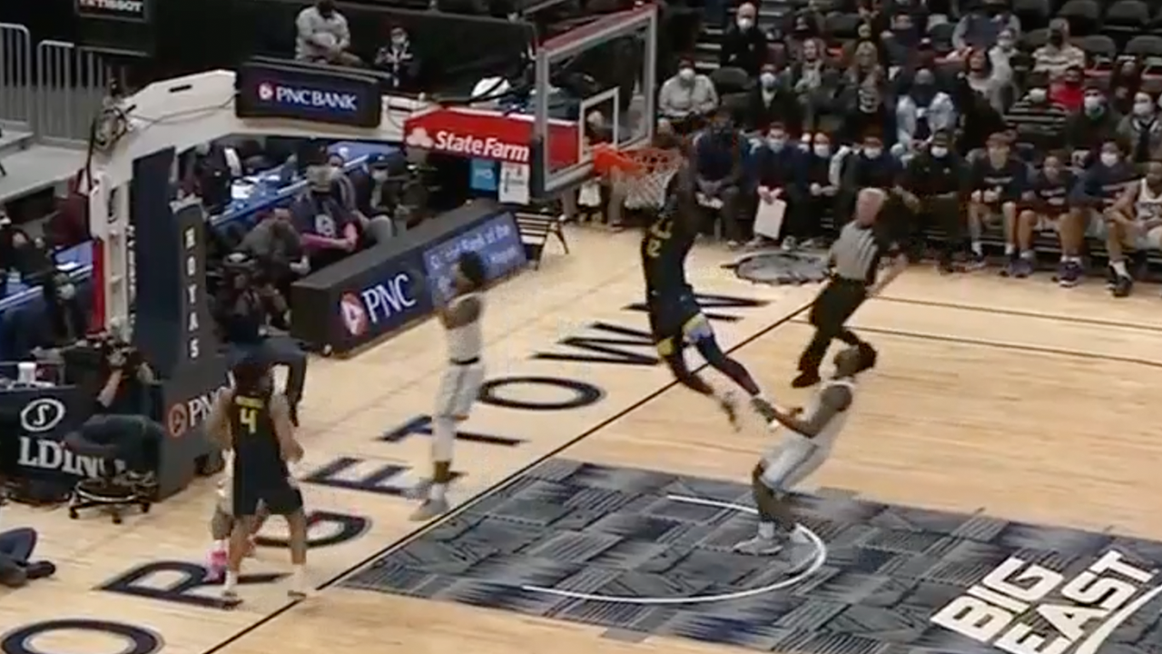Good Marquette defense leads to Stevie Mitchell finding Olivier-Maxence Prosper for an alley-oop