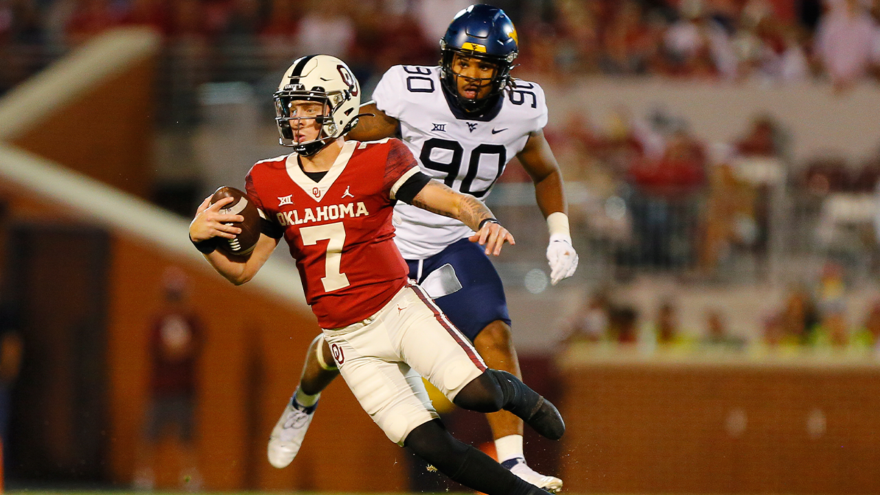 'A college player should never be booed or embarrassed at any point' — Bob Stoops defends Oklahoma QB Spencer Rattler