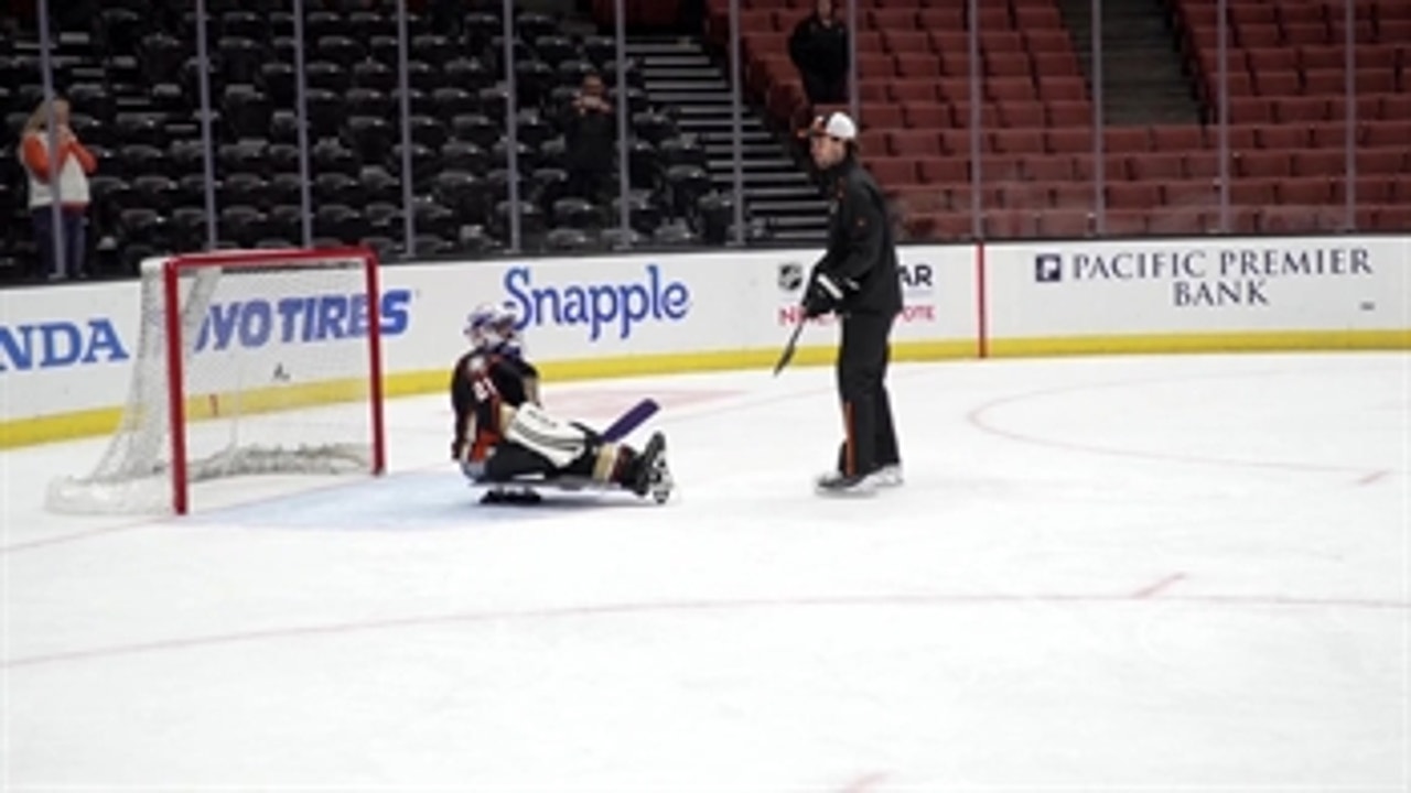 Ducks Weekly: John Gibson spends time with local sled hockey team