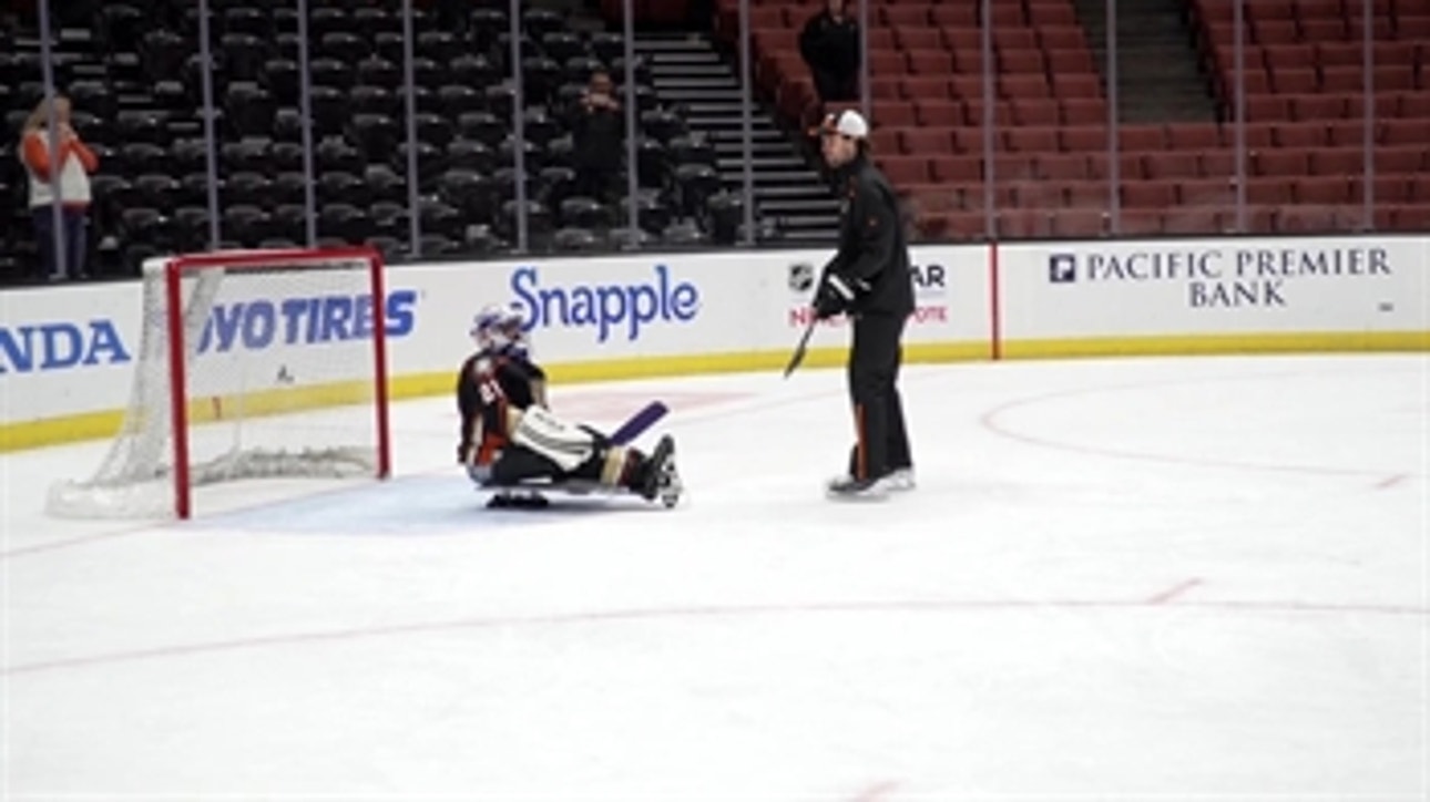 Ducks Weekly: John Gibson spends time with local sled hockey team