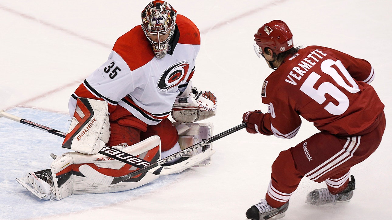 Coyotes fall to Hurricanes