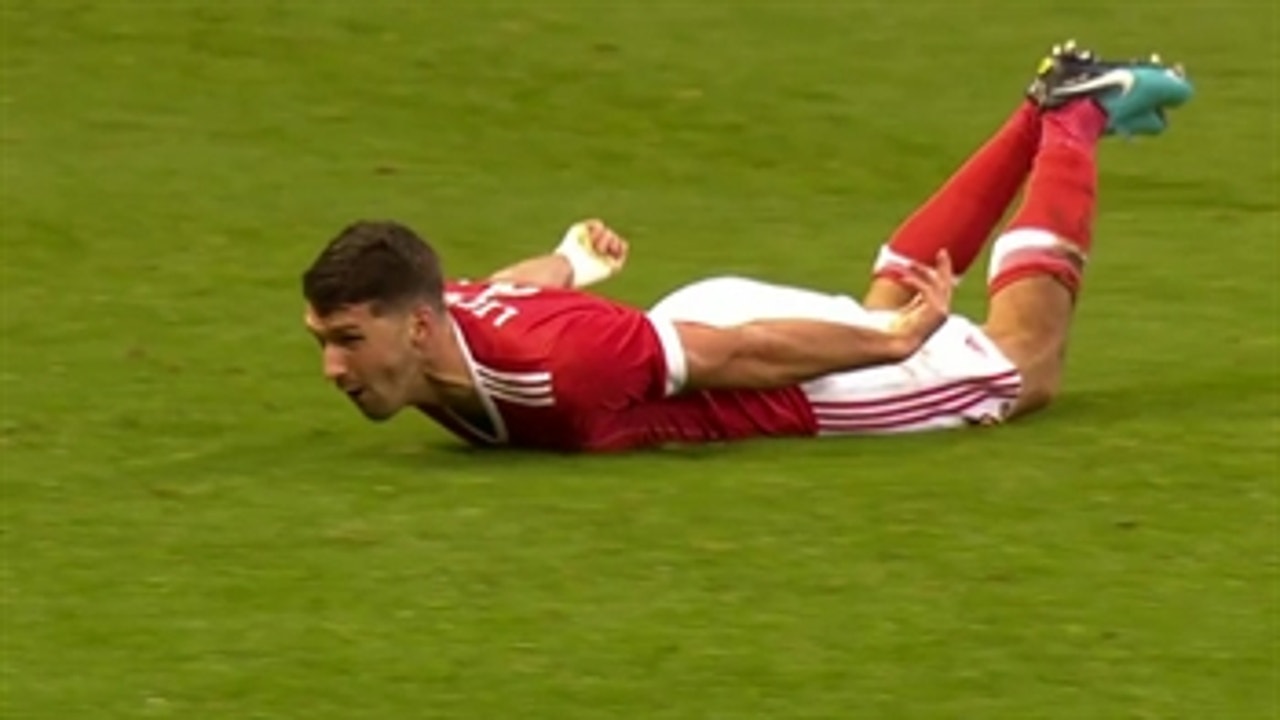 Eric Lichaj scores headed goal against Arsenal for Nottingham Forest | 2017-18 FA Cup Highlights