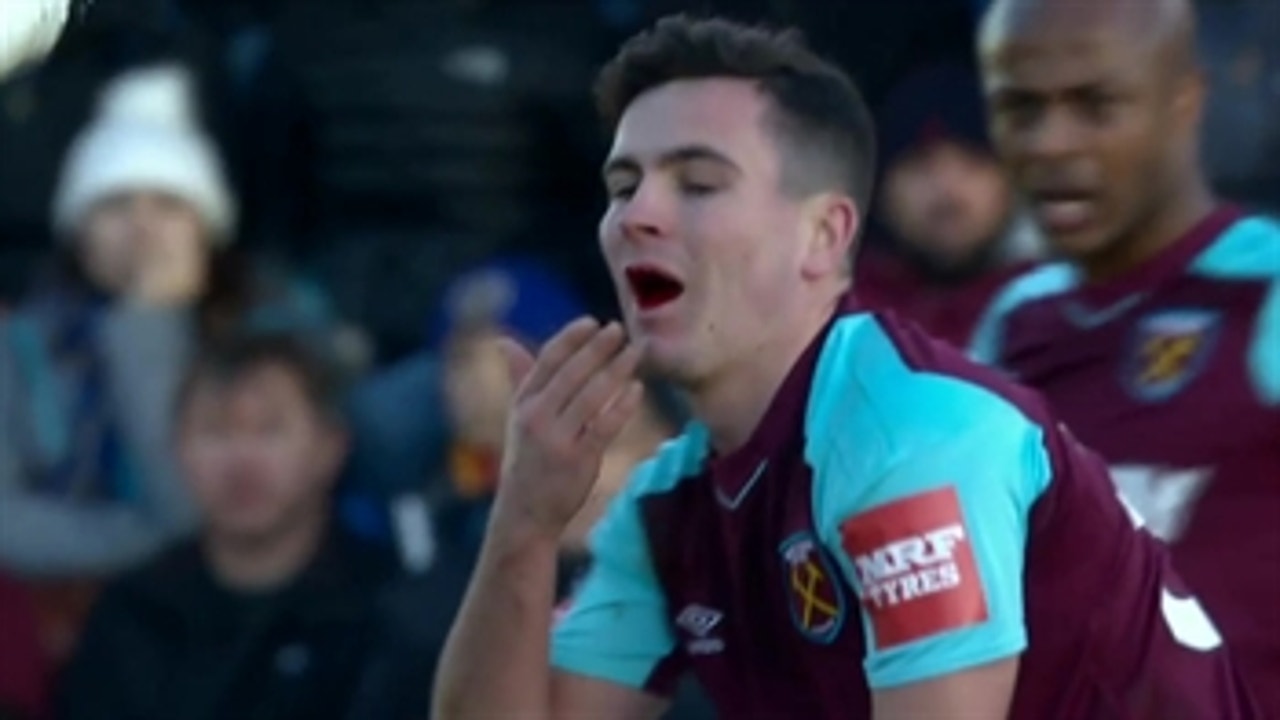West Ham's Josh Cullen loses tooth after kick to the face, plays on ' 2017-18 FA Cup Highlights