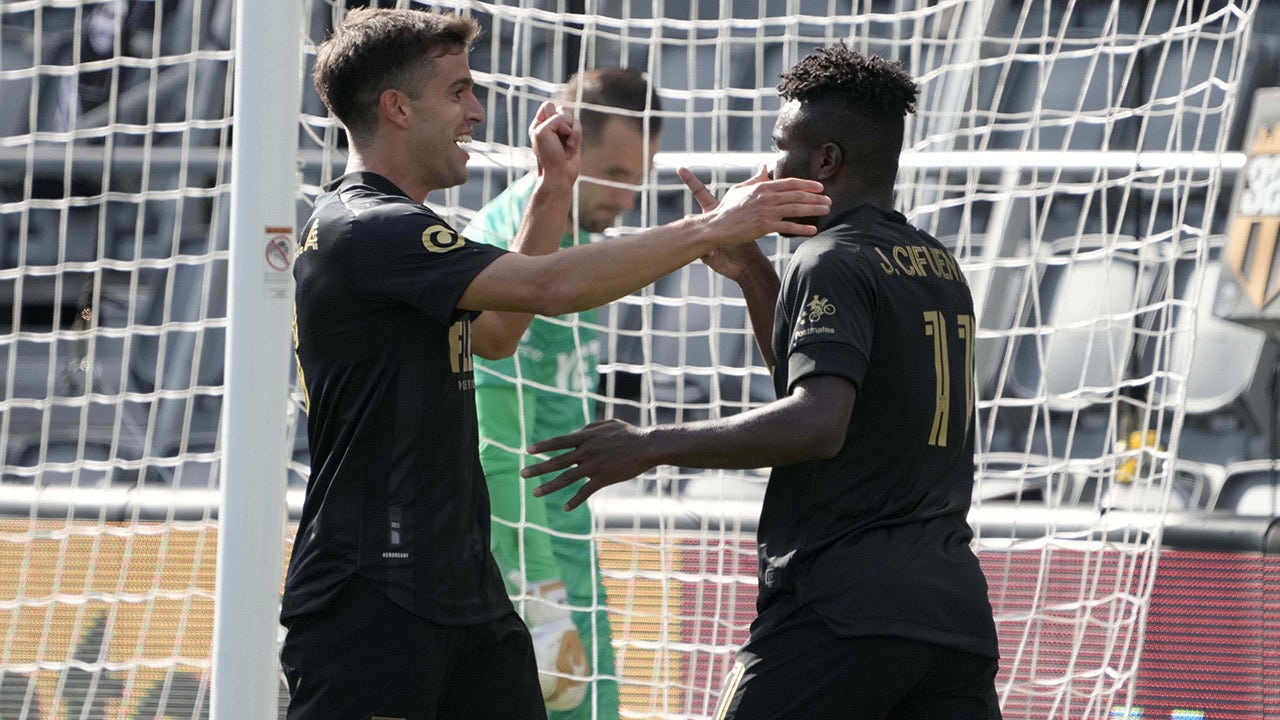 Carlos Vela leaves early, but LAFC get 2-0 win over Austin FC
